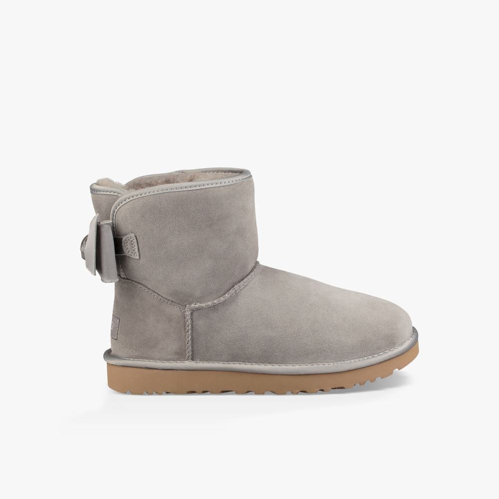 Bottes Classic UGG Satin Bow Mini Femme Grise Soldes 368ZOVAF